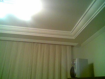 SANCA FECHADA COM CORTINEIRO